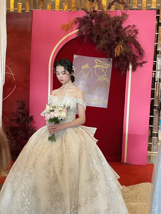 婚礼婚纱