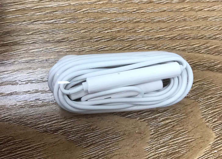 全新华为mate30原装耳机，绝对原厂原装...