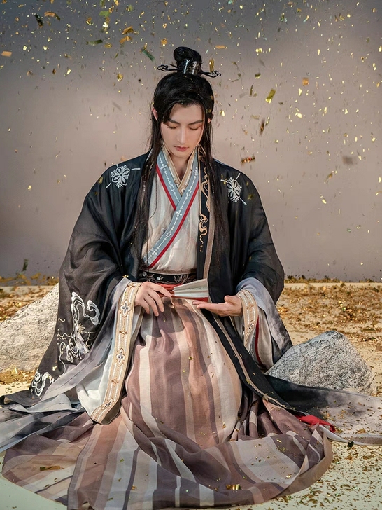 十三余小豆蔻麒麟幻梦汉服