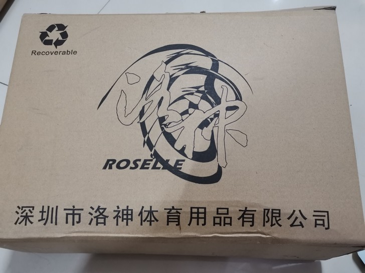 洛神直排专业轮滑鞋，标价就是全款，几乎全新...