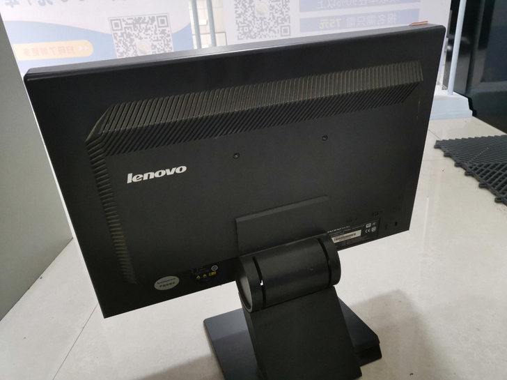 联想电脑显示器 有三台 19液晶显示器