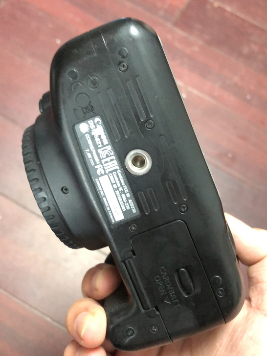 佳能1300D  单机 原电冲 不过漆 不...