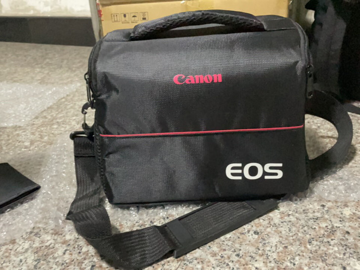 出佳能原装全新相机包