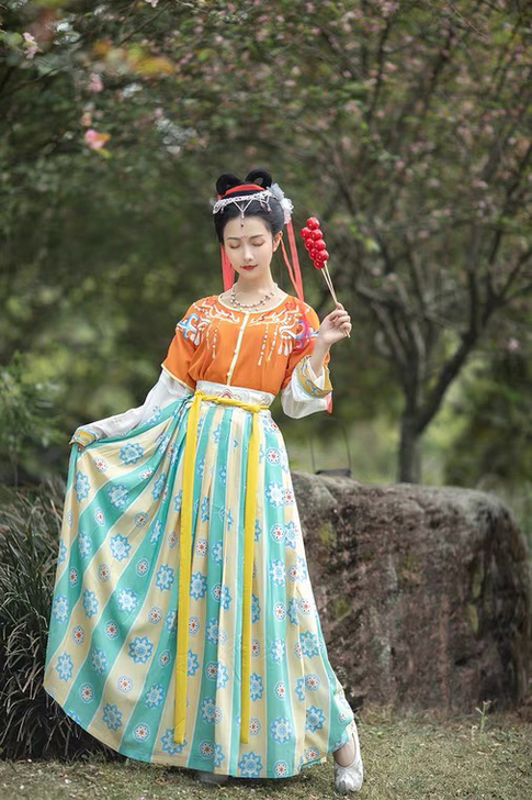 汉服 坦领 敦煌