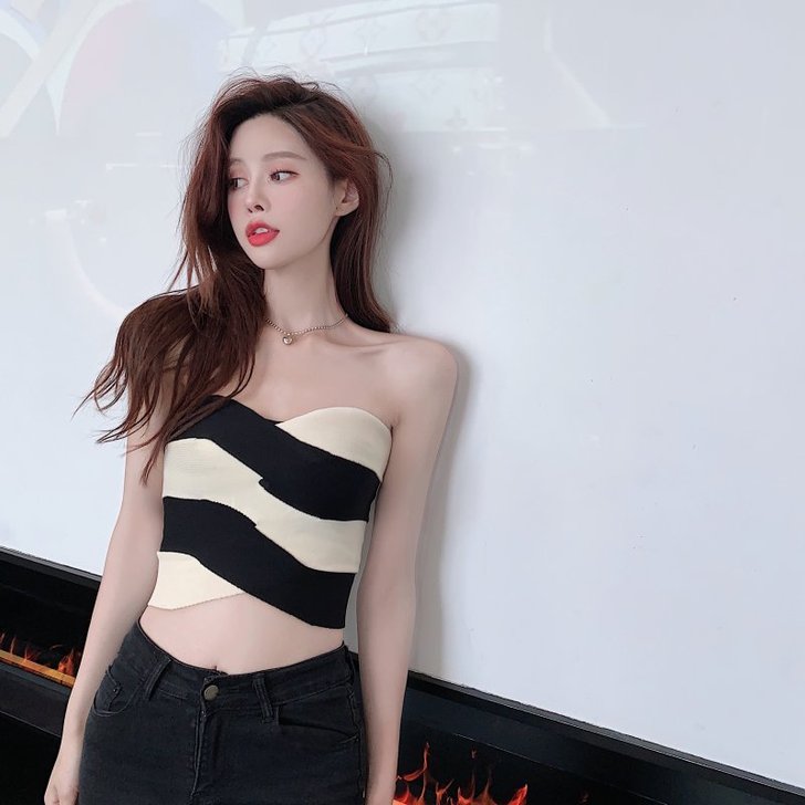 【狂暑价】高腰露脐短款设计感小众外穿内搭条...