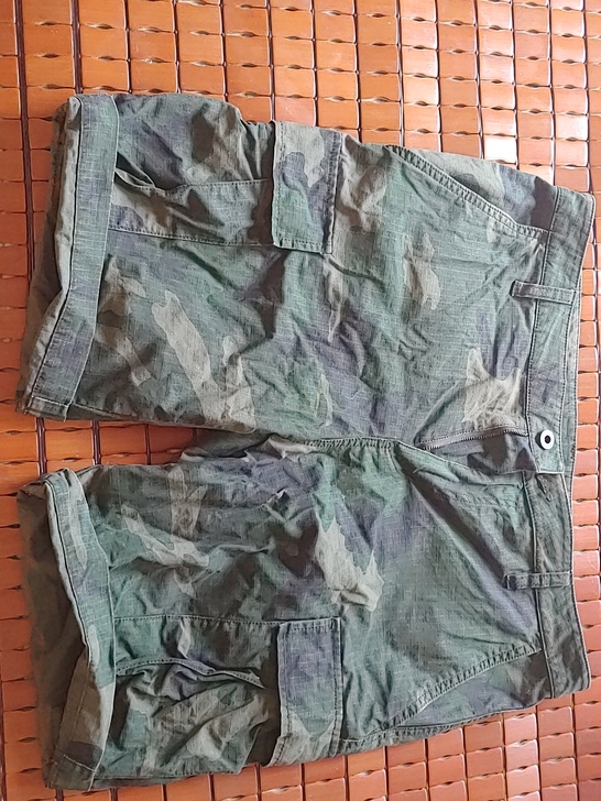杰克琼斯迷彩工装裤（9成新），今年4月份买...