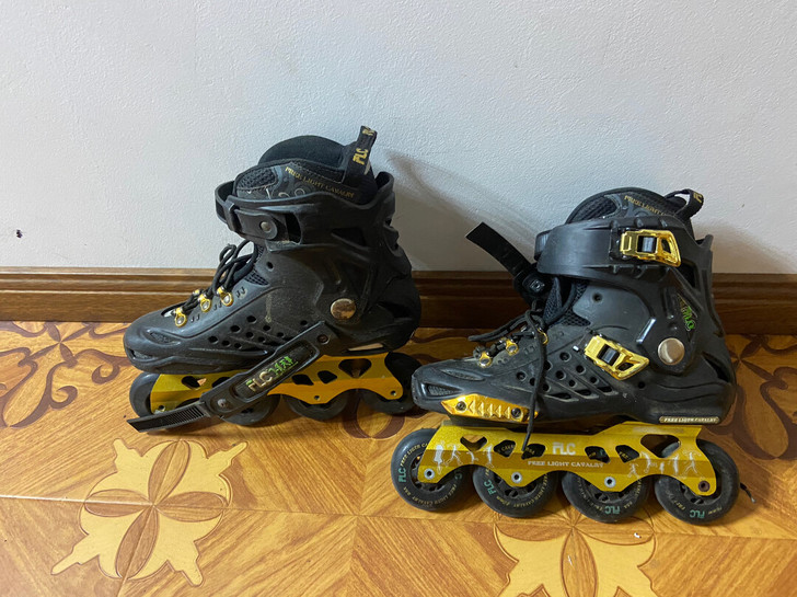 轮滑鞋,40号,之前买大几百,不包邮,不退...