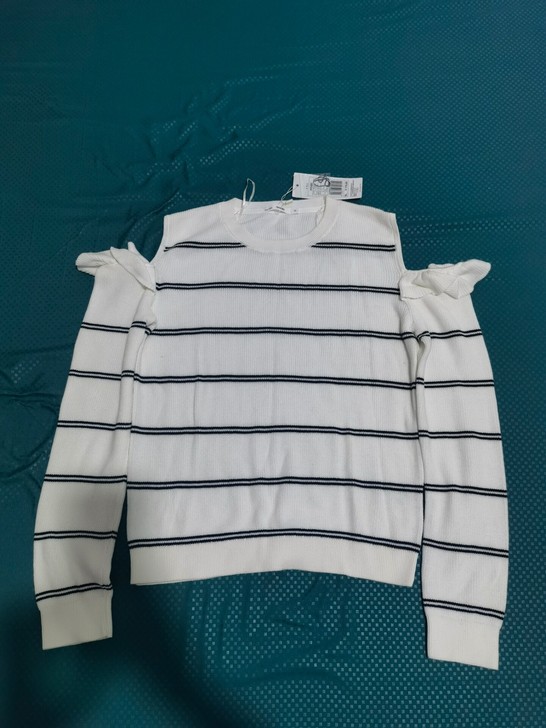 针织露肩毛衣，全新