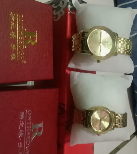 瑞之缘情侣手表一对订婚时朋友送的 感兴趣的...