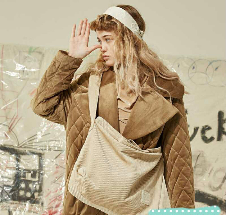 （可交换）全新金丝绒棉服，在家穿半天，有人...