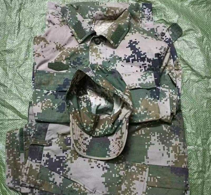 二手迷彩,瑕疵品修补好的35一套,两套60...