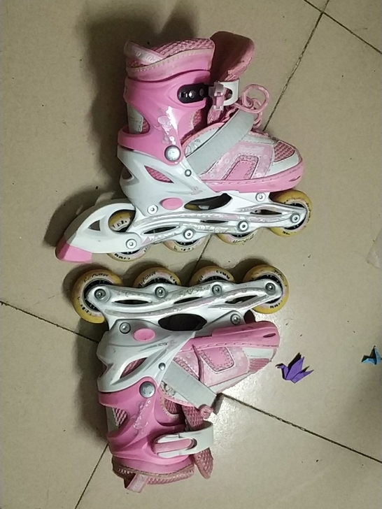 买给女儿用的，只用二次然后小孩对溜冰没兴趣...