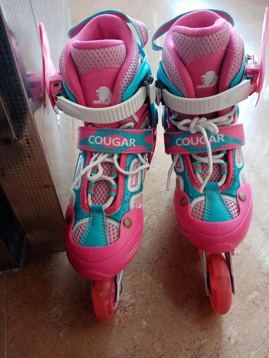 美洲狮正品溜冰鞋儿童全套装可调闪光小孩轮滑鞋旱冰##amp；hellip；
