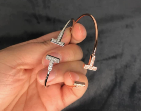开口手镯简约时尚 适用性别：女 风格：日韩...