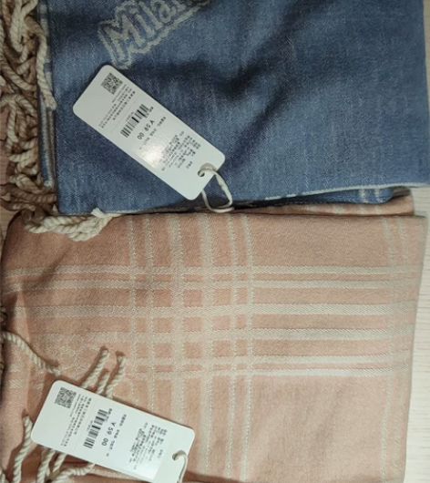 三福 冬情侣围巾 别人送的,一次没用过...