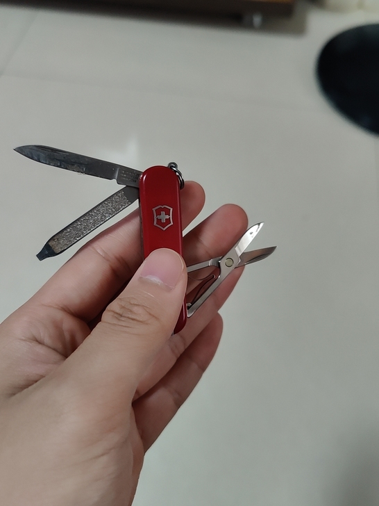 全新瑞士维氏小工具刀，配有皮套