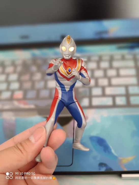 奥特曼发光扭蛋02戴拿奥特曼，特价出售，数...