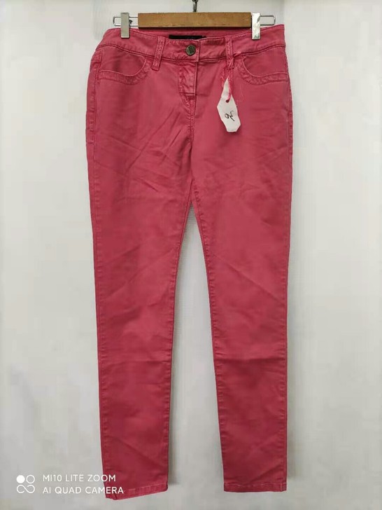 工厂尾货，外单女款彩色牛仔裤，优质细纹牛仔...