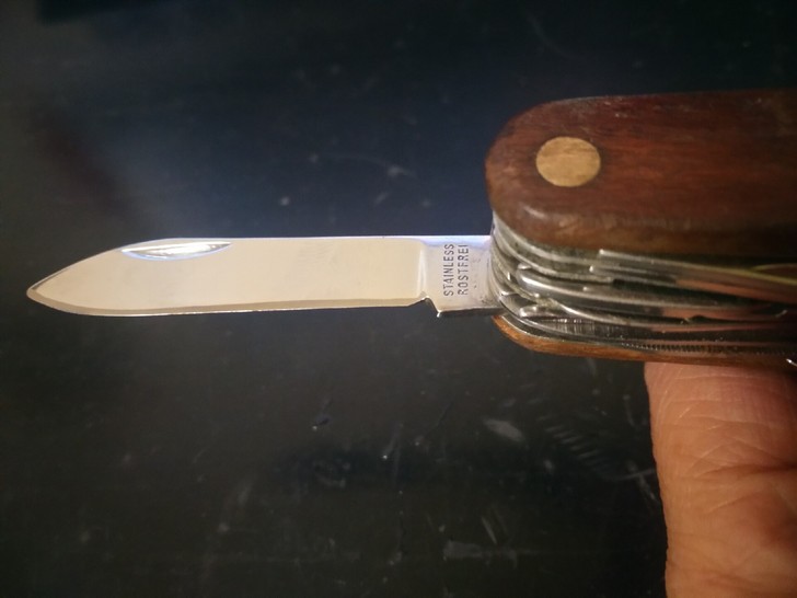 瑞士军刀，木柄老军刀。多功能锋利。二手老旧...