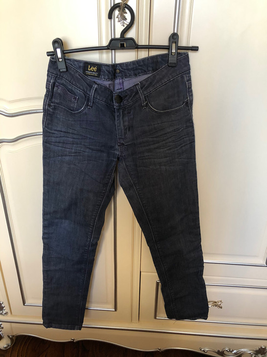 Lee女款牛仔裤，160，非全新，有破损，...