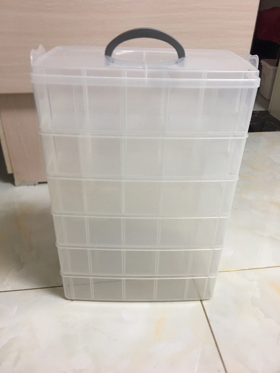 分格收纳盒，闲置了。