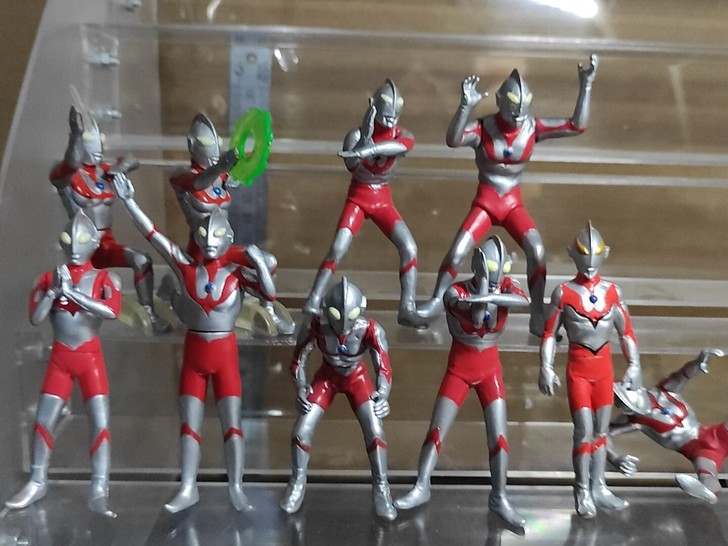 初代奥特曼扭蛋食玩戏画名鉴发光赛文迪迦巴尔...