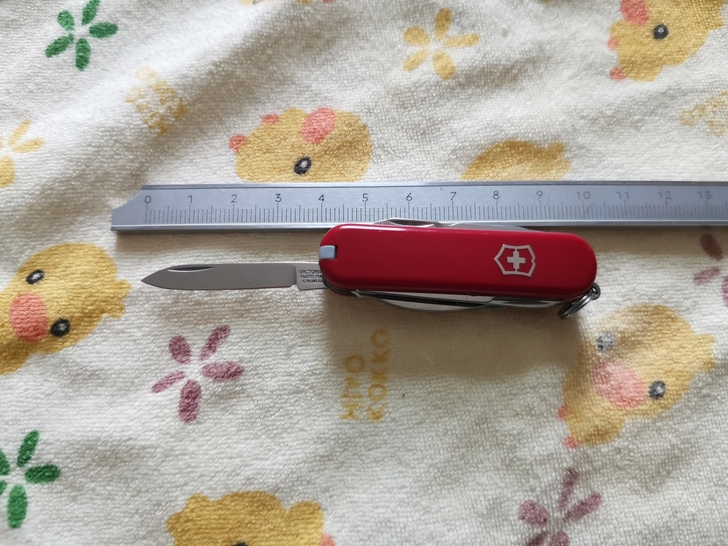 瑞士军刀58mm红色迷你英雄，二手刀，配件...