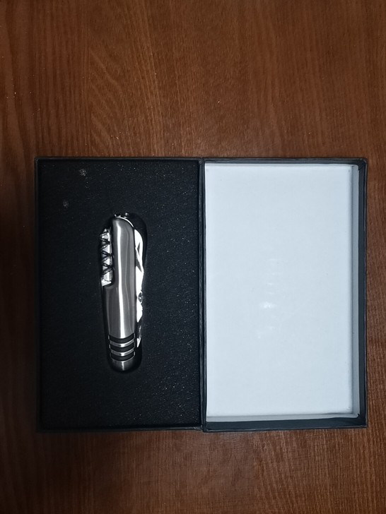 NORGREN多用途军刀，11件工具，全新...