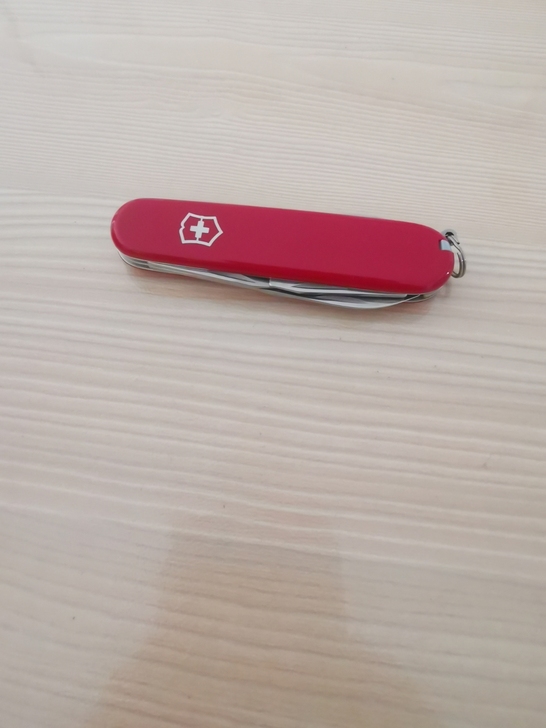 欧洲带回多功能瑞士军刀，原包装还在，有些破...