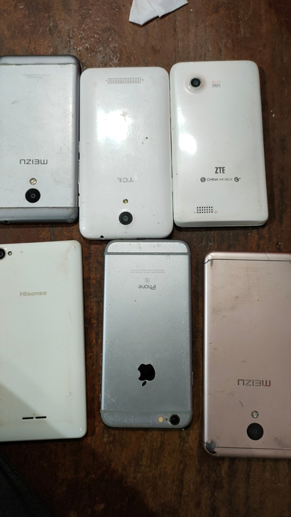 家里人用的报废手机，苹果手机、魅族、中兴、...