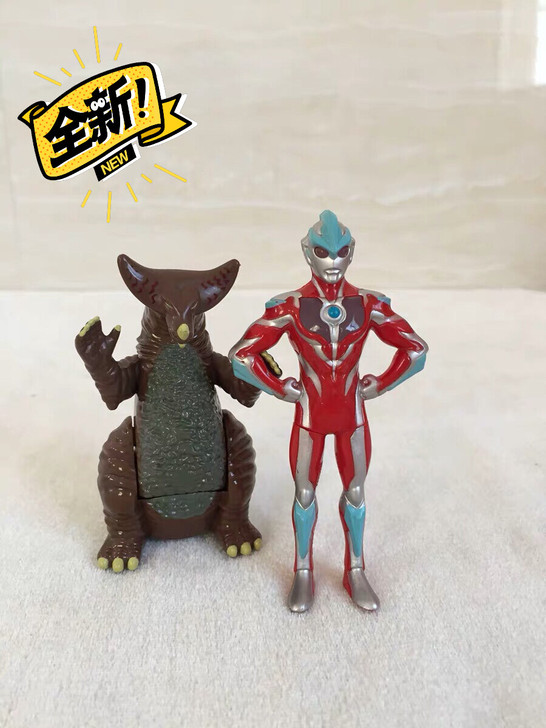 2013麦当劳奥特曼小怪兽回力车哥莫拉人偶...