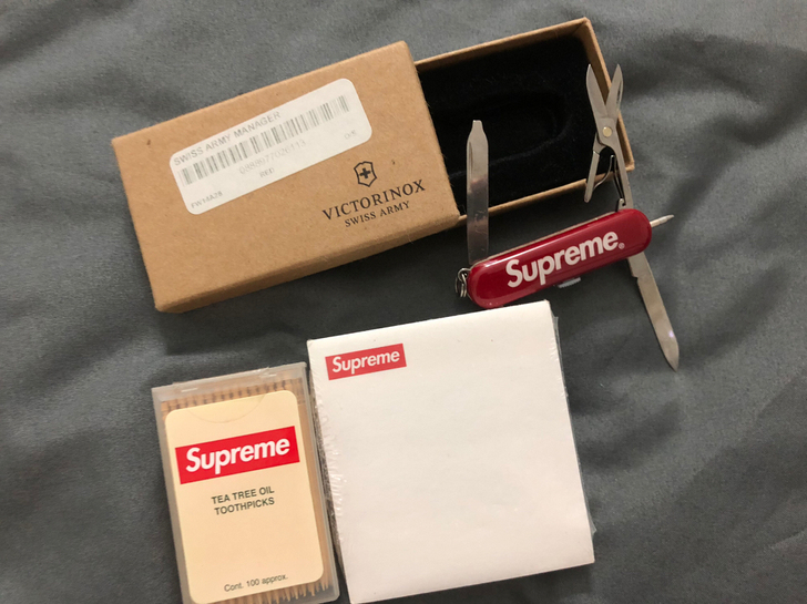 supreme配件 小刀 蝴蝶刀 多功能刀...