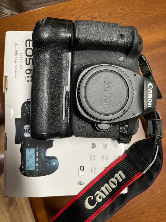 出售6D机身1台,几乎全新,很少使用