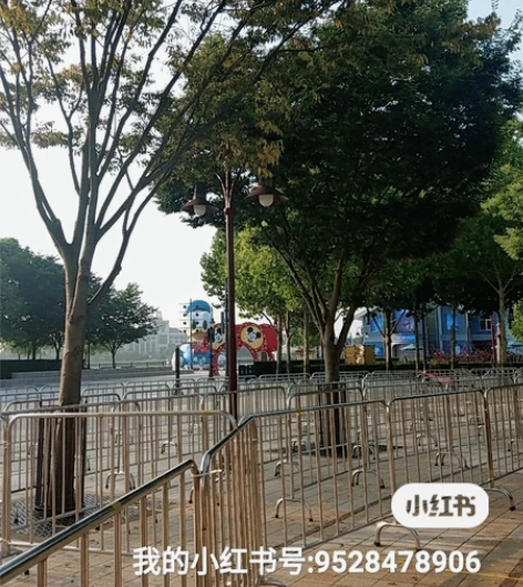 迪士尼门票，十月2号3号，三人套票1200...