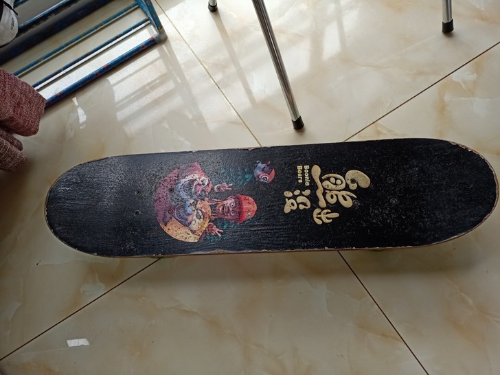4轮滑板车，8层新，江浙沪包邮