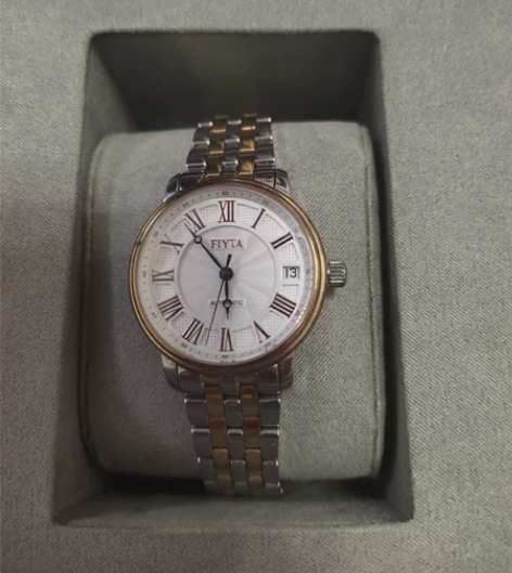 飞亚达机械女表几乎全新 感兴趣的话点“我想...