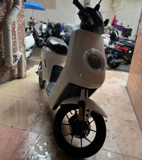 小牛电动 M2 青春版、仅仅只使用100公...