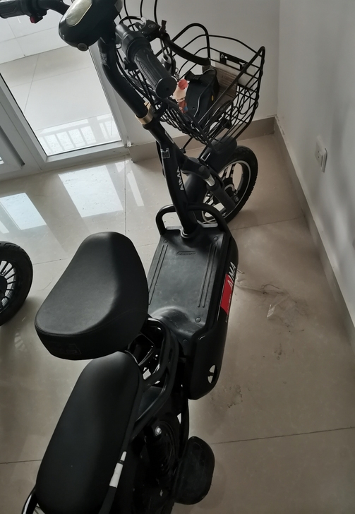 爱玛电动车!九成新