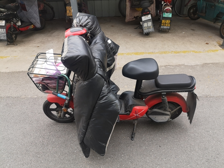 爱玛电动车，购于老刘车行。