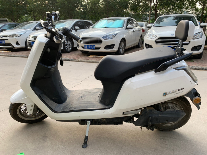 品牌型号 爱玛N500。   60V 32A