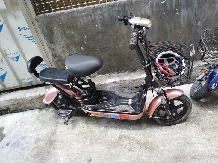 爱玛电动车锂电池自用，东圃自提，可以送过去