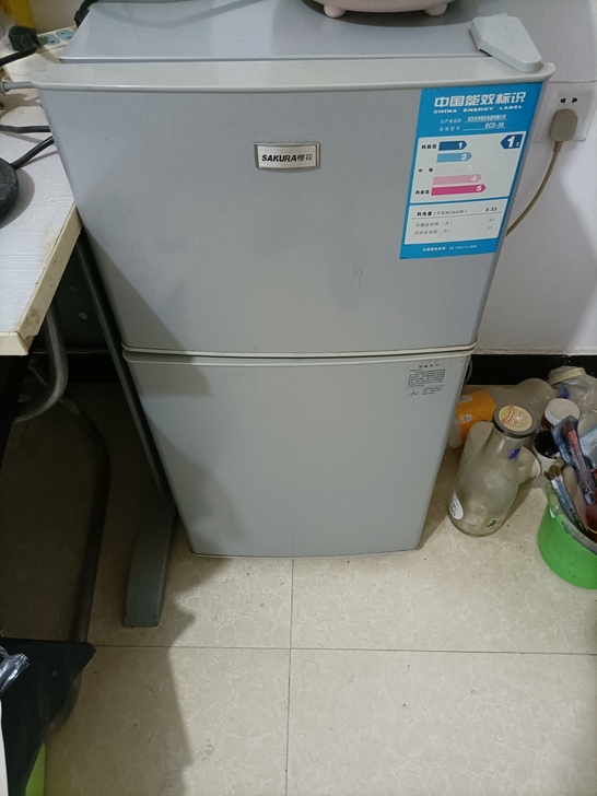 樱花小冰箱，原价680.现价230.需自提。