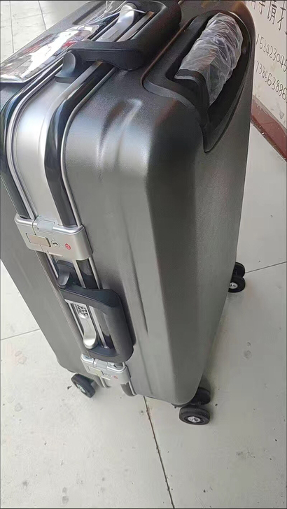 低价出售闲置全新拉杆箱一个，24寸，无任何...