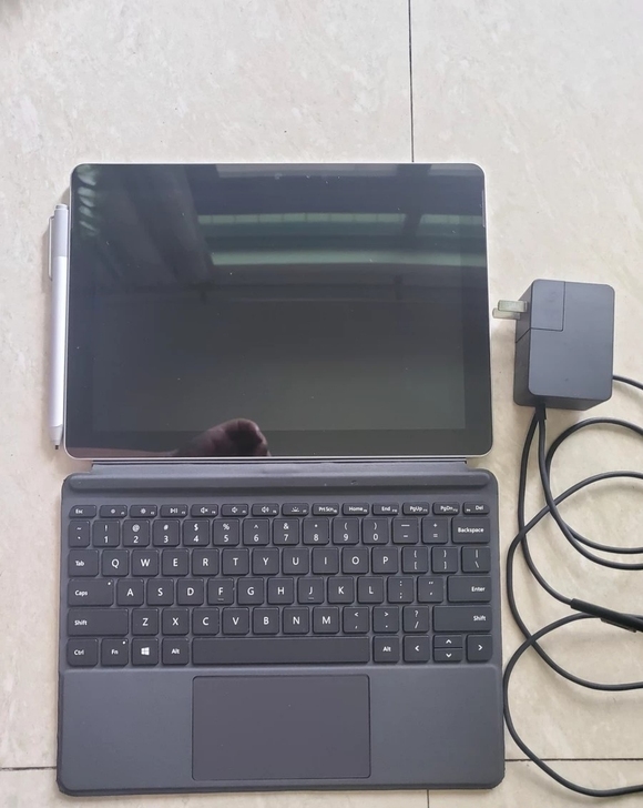微软Surface go 8+128G