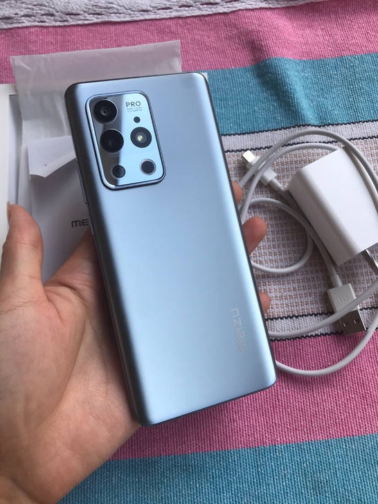 魅族18pro， 配置12+256gb，，...