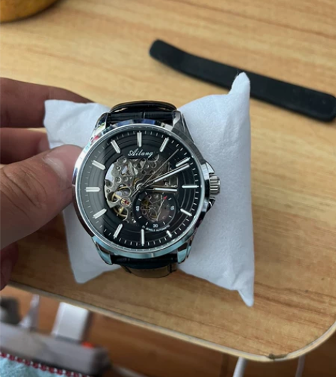 艾浪手表正品 皮质表带 就带过2-3次 感...