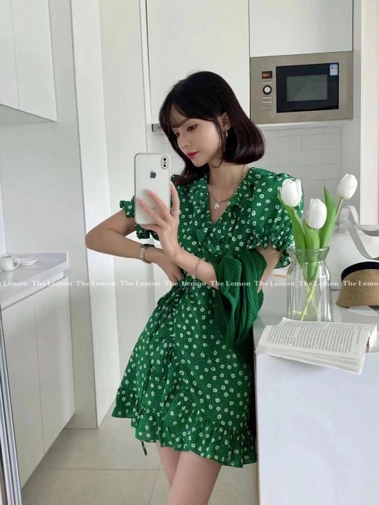 碎花连衣裙，均码全新包邮出，吊牌在。