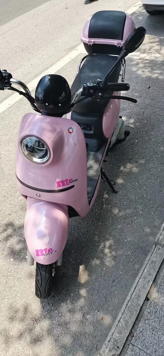 出一台二手爱玛电动车，原价3500，不到一...