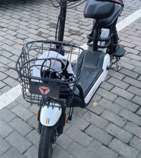 雅迪 新电瓶 1000   租车100/月
