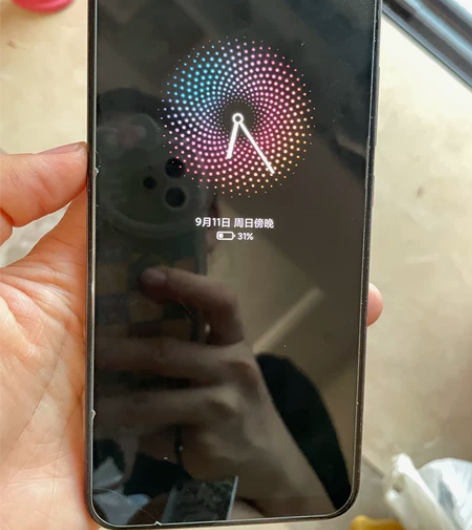 出小米8一台，黑色，6+64，没有维修过。...